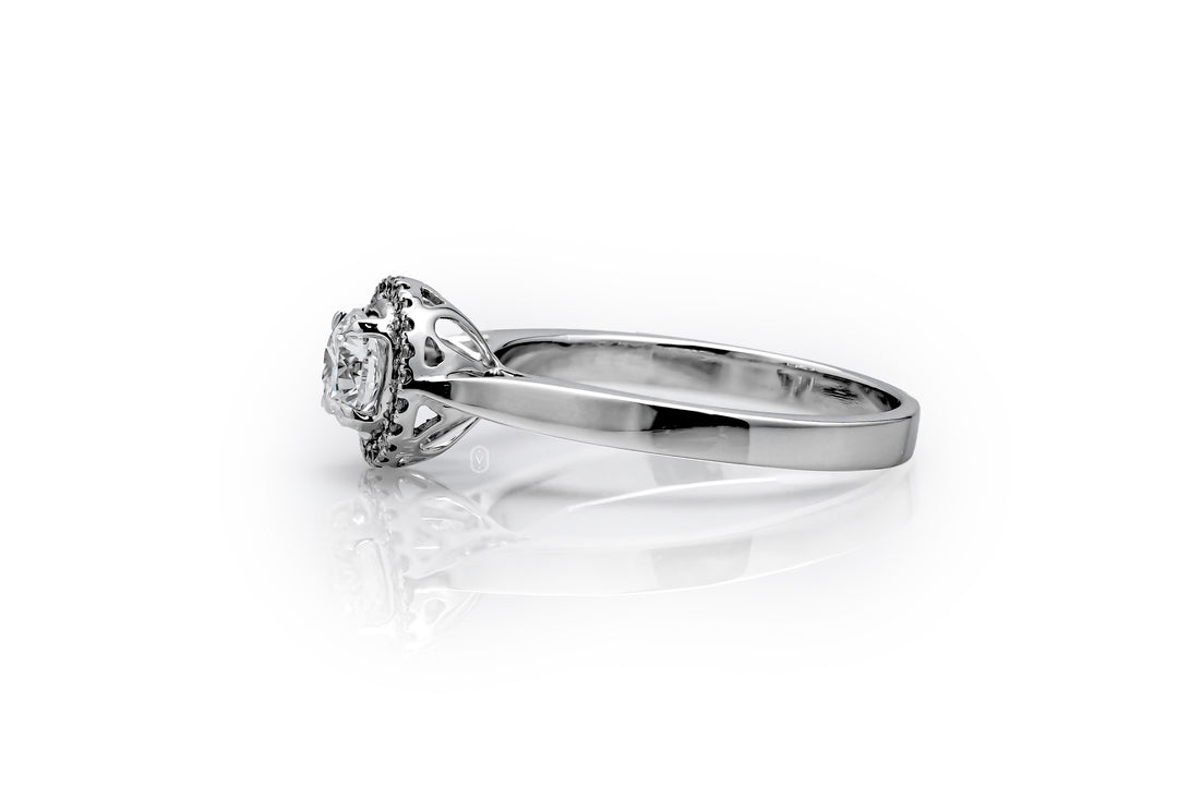 WHITEGOLD HALO RING 0.5CT ROUND CUT LAB DIAMOND