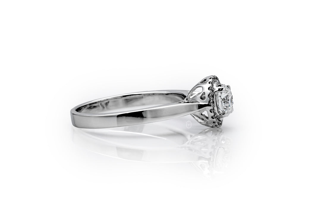 WHITEGOLD HALO RING 0.5CT ROUND CUT LAB DIAMOND