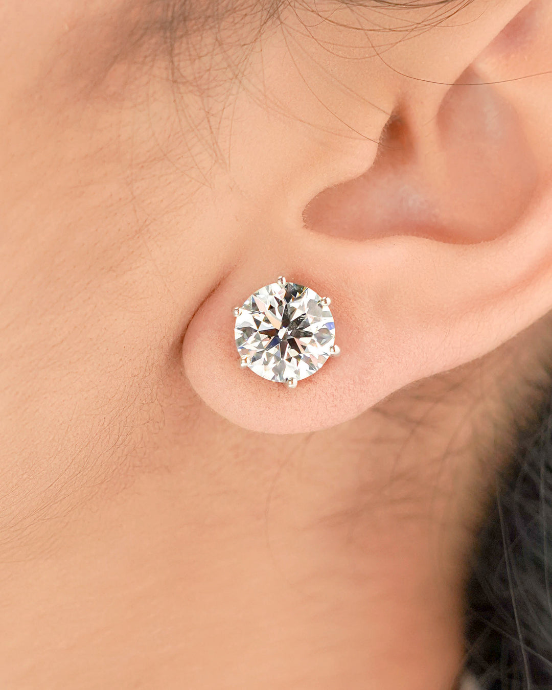 Round Stud Earring