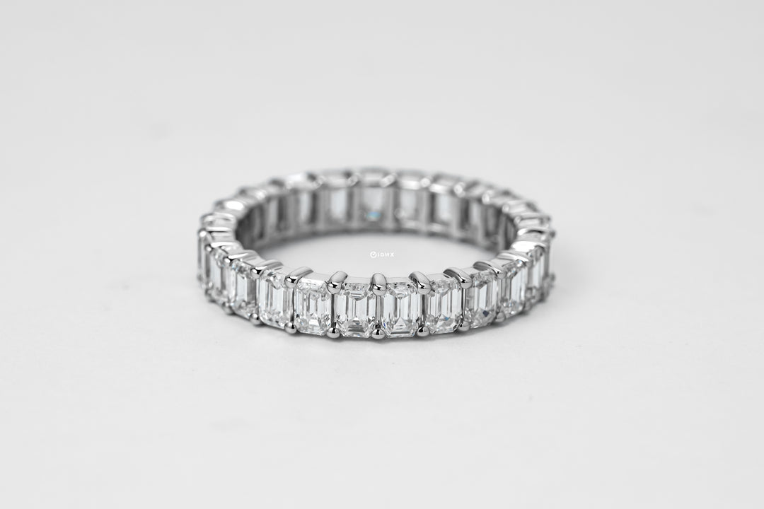 WHITEGOLD ETERNITY RING 3CT EMERALD CUT LAB DIAMON