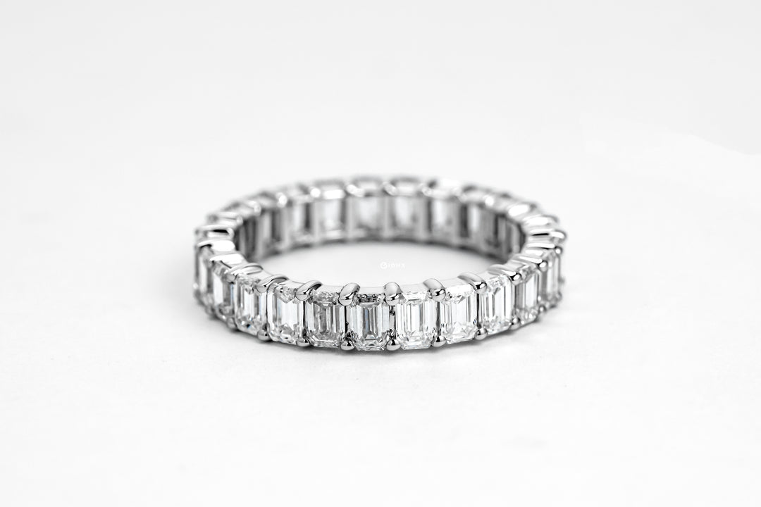 WHITEGOLD ETERNITY RING 3CT EMERALD CUT LAB DIAMON