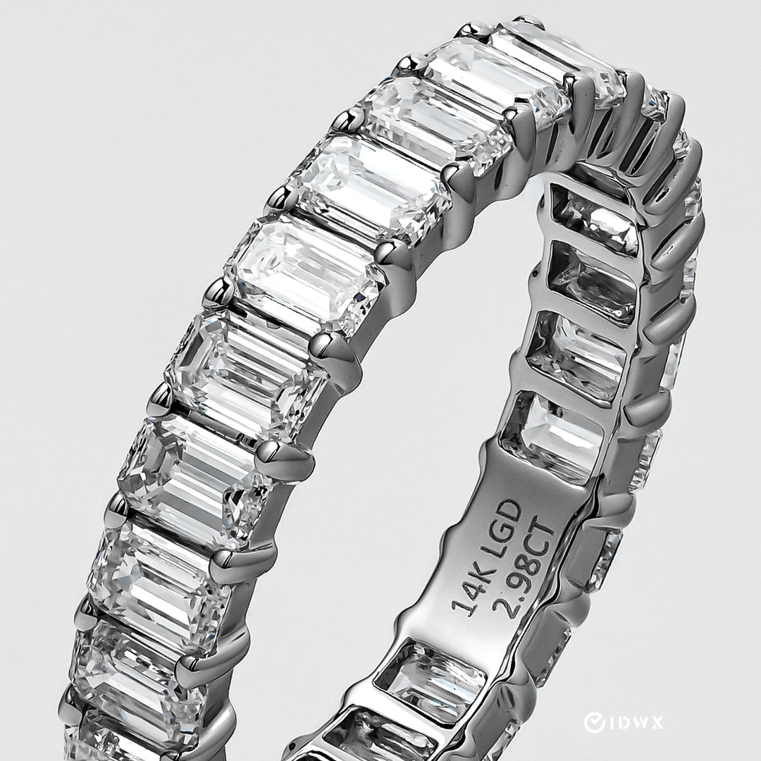 WHITEGOLD ETERNITY RING 3CT EMERALD CUT LAB DIAMON