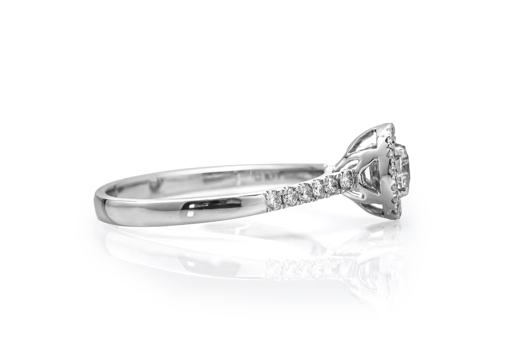 WHITEGOLD HALO RING 0.2CT ROUND CUT WITH SIDE STONE LAB DIAMOND