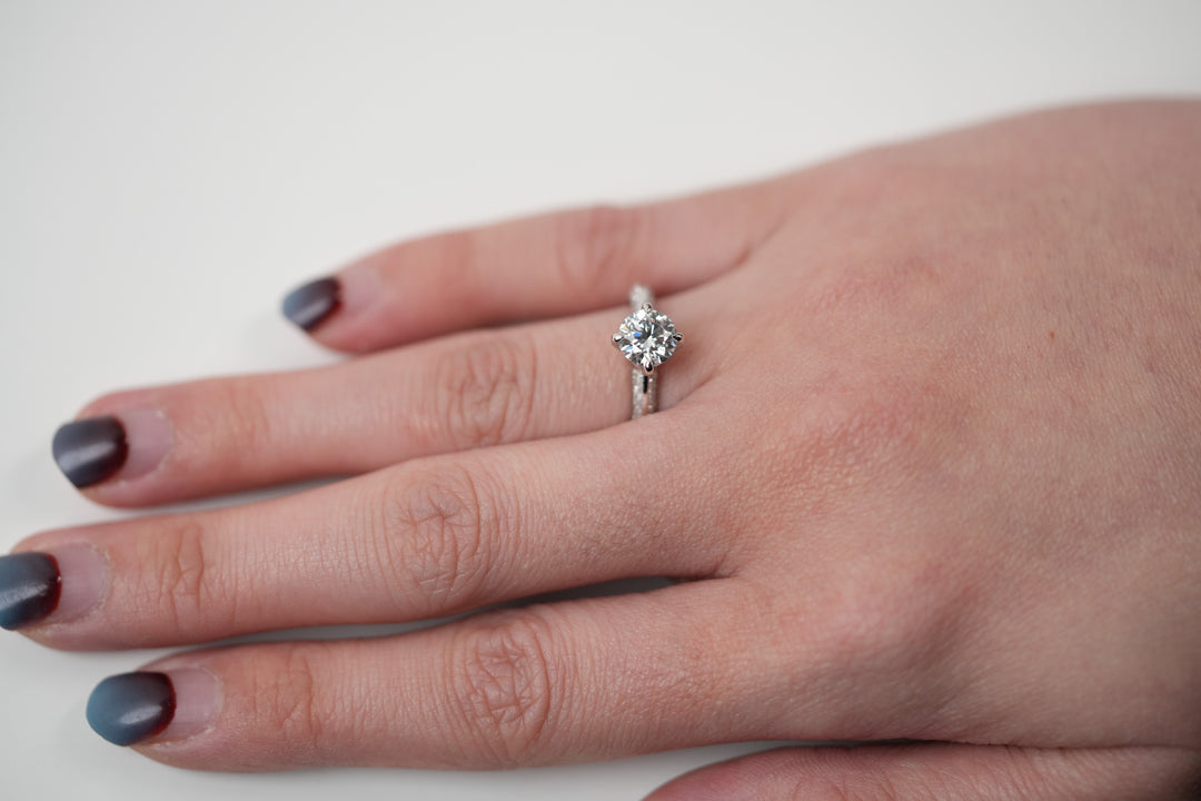 TIFFANY-STYLE PAVED SET WHITEGOLD RING 1CT ROUND CUT LAB DIAMOND