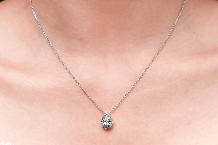 WHITEGOLD NECKLACE 1CT PEAR CUT LAB DIAMOND WITH HALO SIDE STONE