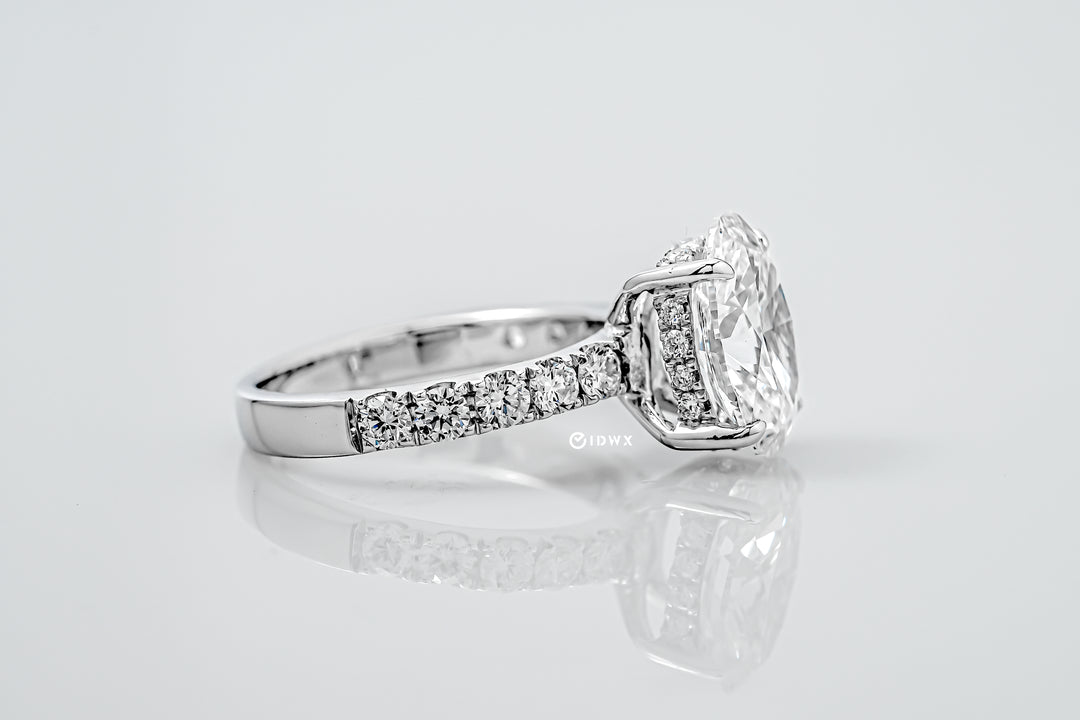 Oval Side Stones Ring