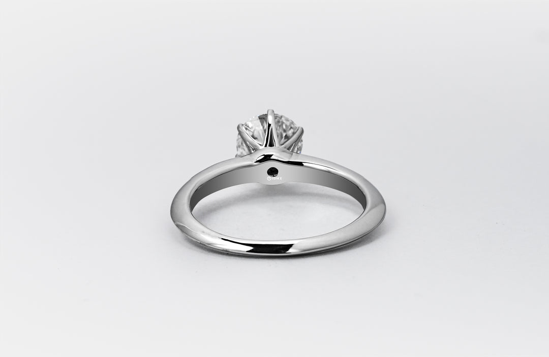 TIFFANY-STYLE WHITEGOLD RING 1CT ROUND CUT LAB DIAMOND