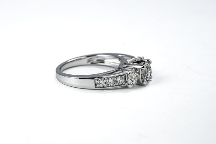 ZOE WHITEGOLD RING 0.96CT ROUND CUT LAB DIAMOND SIDE-STONE