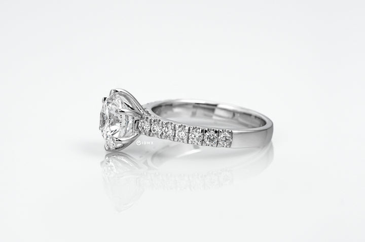 IRIS WHITEGOLD RING 2CT ROUND BRILLIANT LAB DIAMOND WITH SIDE-STONES