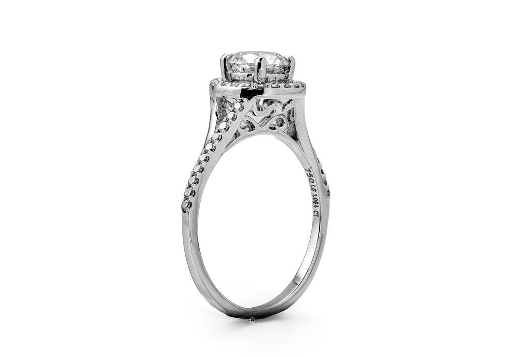 WHITEGOLD SPLIT SHANK HALO RING 0.8CT ROUND CUT WITH SIDE STONE LAB DIAMOND