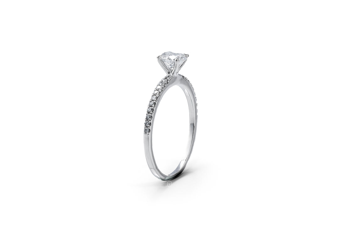 WHITEGOLD RING 0.4CT ROUND CUT WITH SIDE STONE LAB DIAMOND