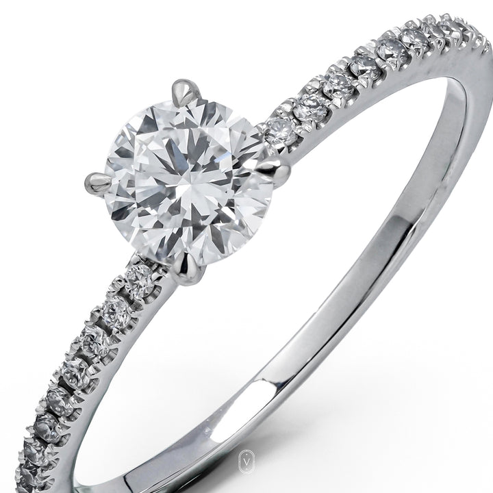 WHITEGOLD RING 0.4CT ROUND CUT WITH SIDE STONE LAB DIAMOND