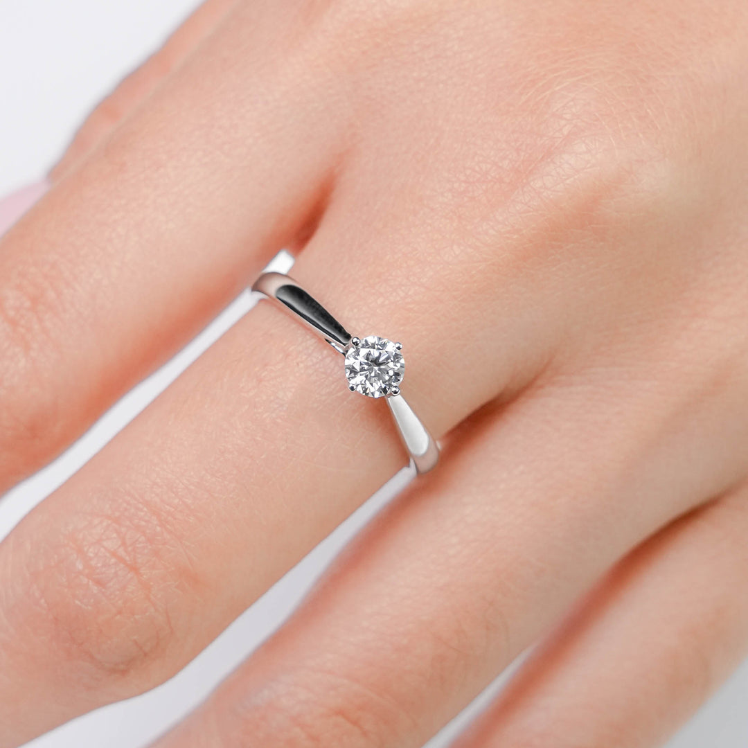 WHITEGOLD SOLITAIRE RING 0.2CT ROUND CUT LAB DIAMOND