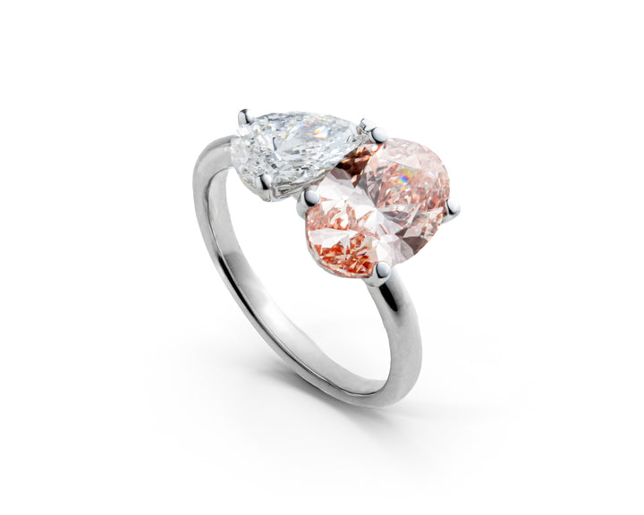 WHITEGOLD RING FANCY OVAL & PEAR CUT LAB DIAMOND