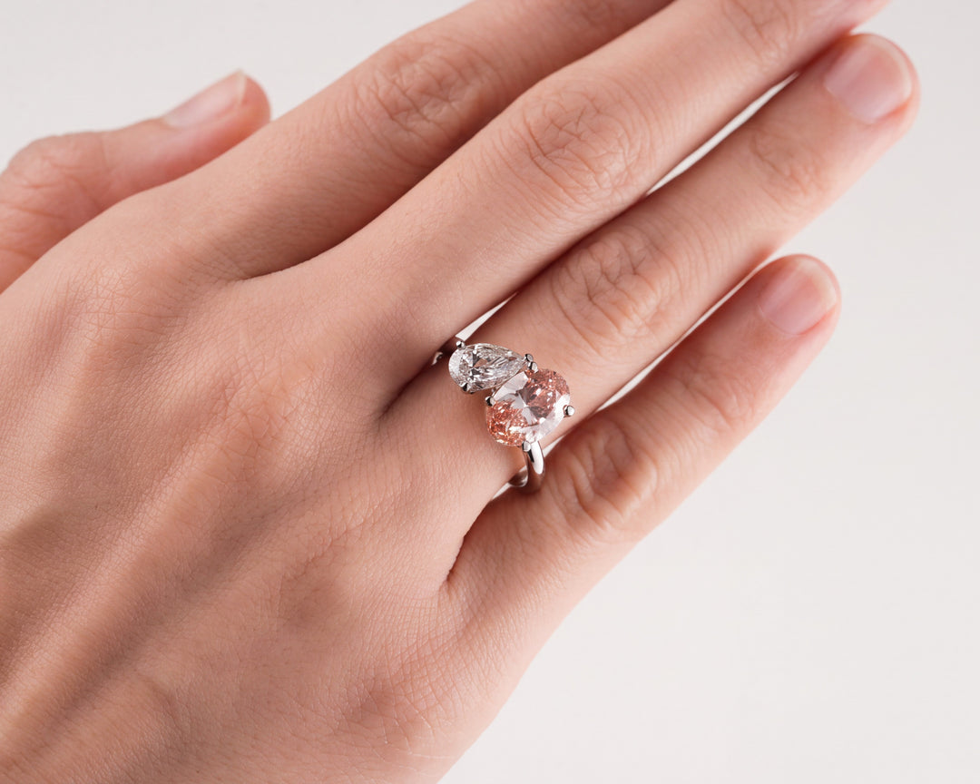 WHITEGOLD RING FANCY OVAL & PEAR CUT LAB DIAMOND