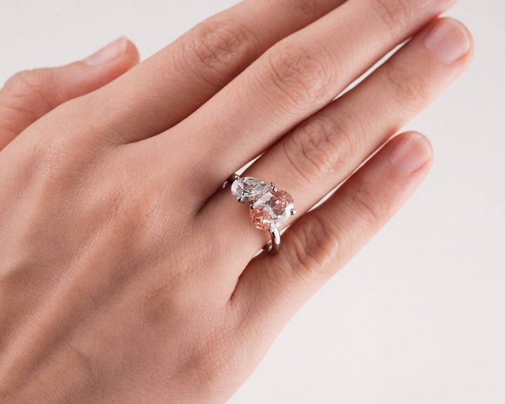 WHITEGOLD RING FANCY OVAL & PEAR CUT LAB DIAMOND