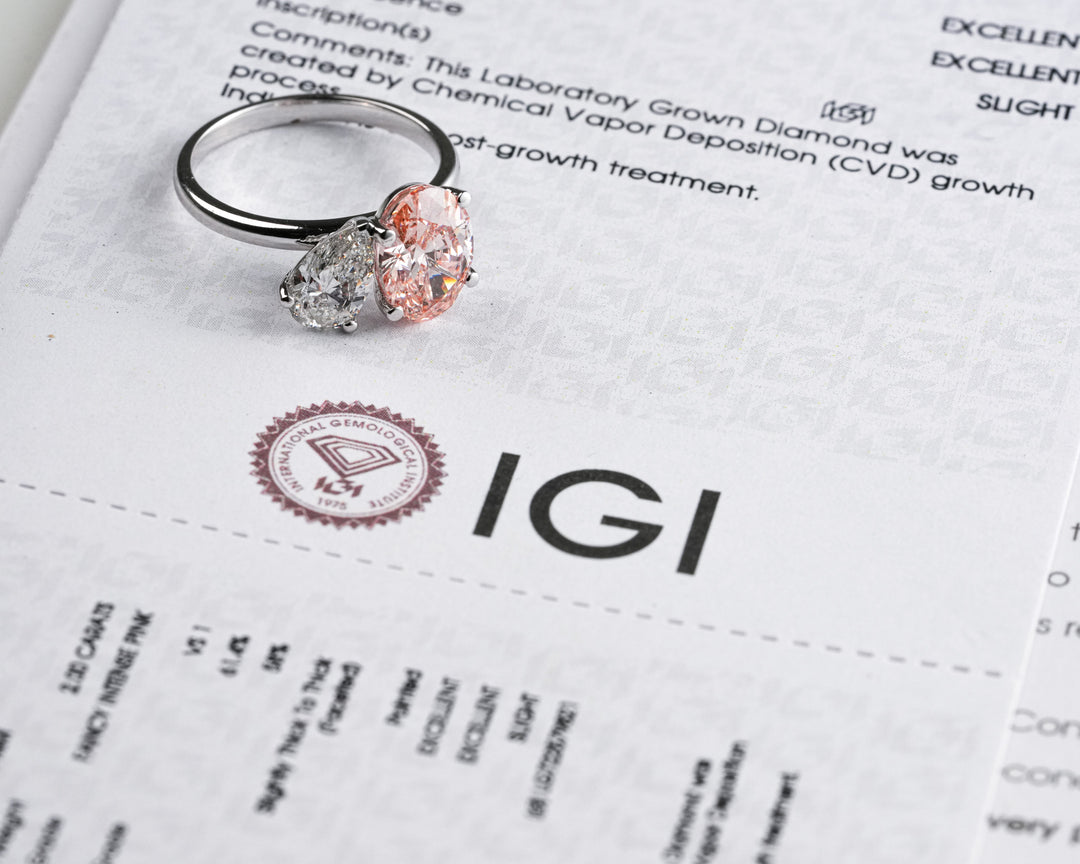 WHITEGOLD RING FANCY OVAL & PEAR CUT LAB DIAMOND