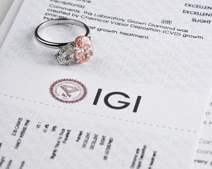 WHITEGOLD RING FANCY OVAL & PEAR CUT LAB DIAMOND