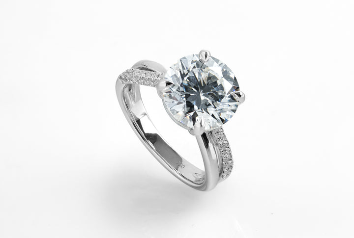 PAMELA WHITEGOLD SPLIT SHANK RING 4CT ROUND CUT LAB DIAMOND