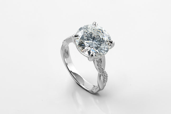 SELENA WHITEGOLD SPLIT SHANK RING 5CT ROUND CUT LAB DIAMOND
