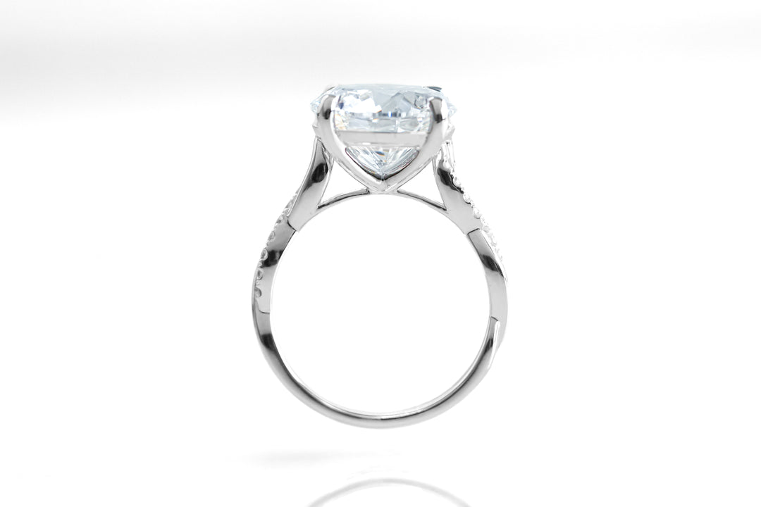 SELENA WHITEGOLD SPLIT SHANK RING 5CT ROUND CUT LAB DIAMOND