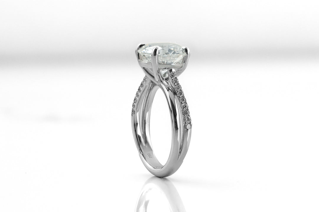 PAMELA WHITEGOLD SPLIT SHANK RING 4CT ROUND CUT LAB DIAMOND
