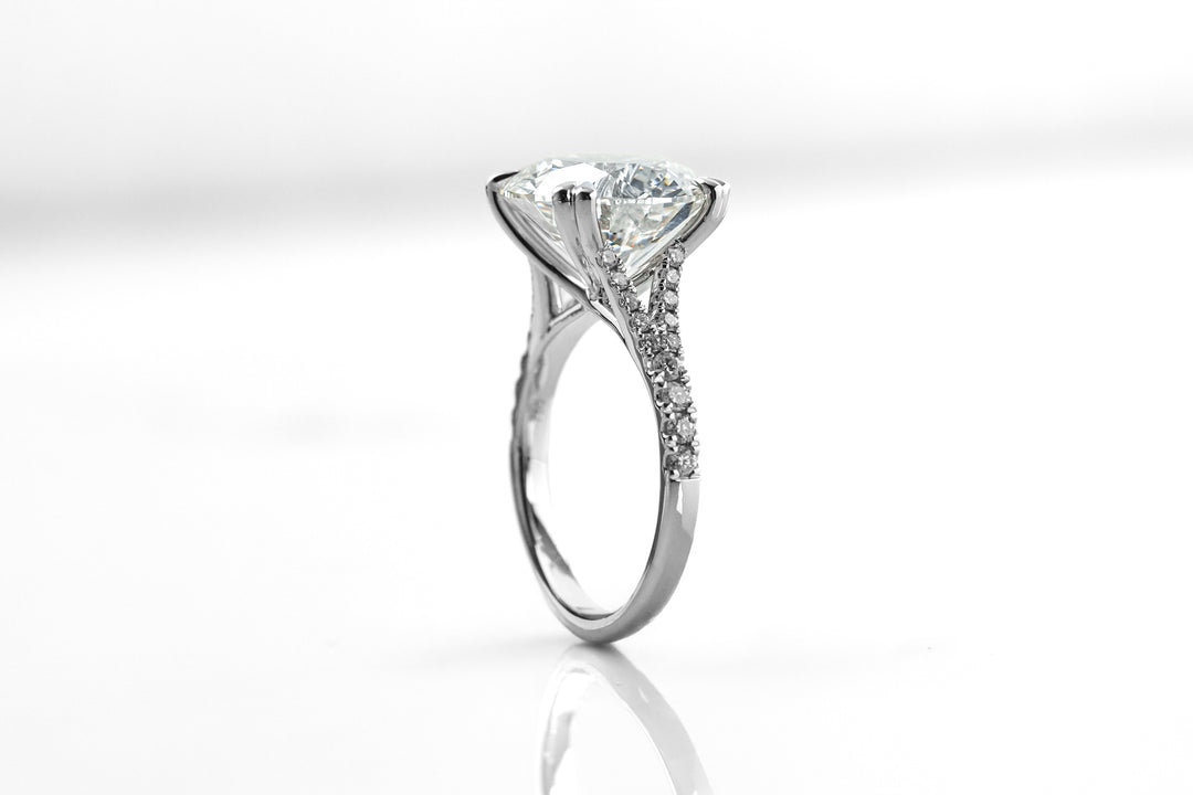 CYRENE WHITEGOLD SPLIT SHANK RING 7CT ROUND CUT LAB DIAMOND