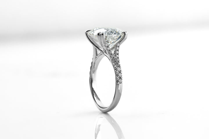 CYRENE WHITEGOLD SPLIT SHANK RING 7CT ROUND CUT LAB DIAMOND